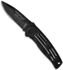 Smith & Wesson SW3300CS Urban Camo Mini SWAT Folding Knife (2.5" Serr)