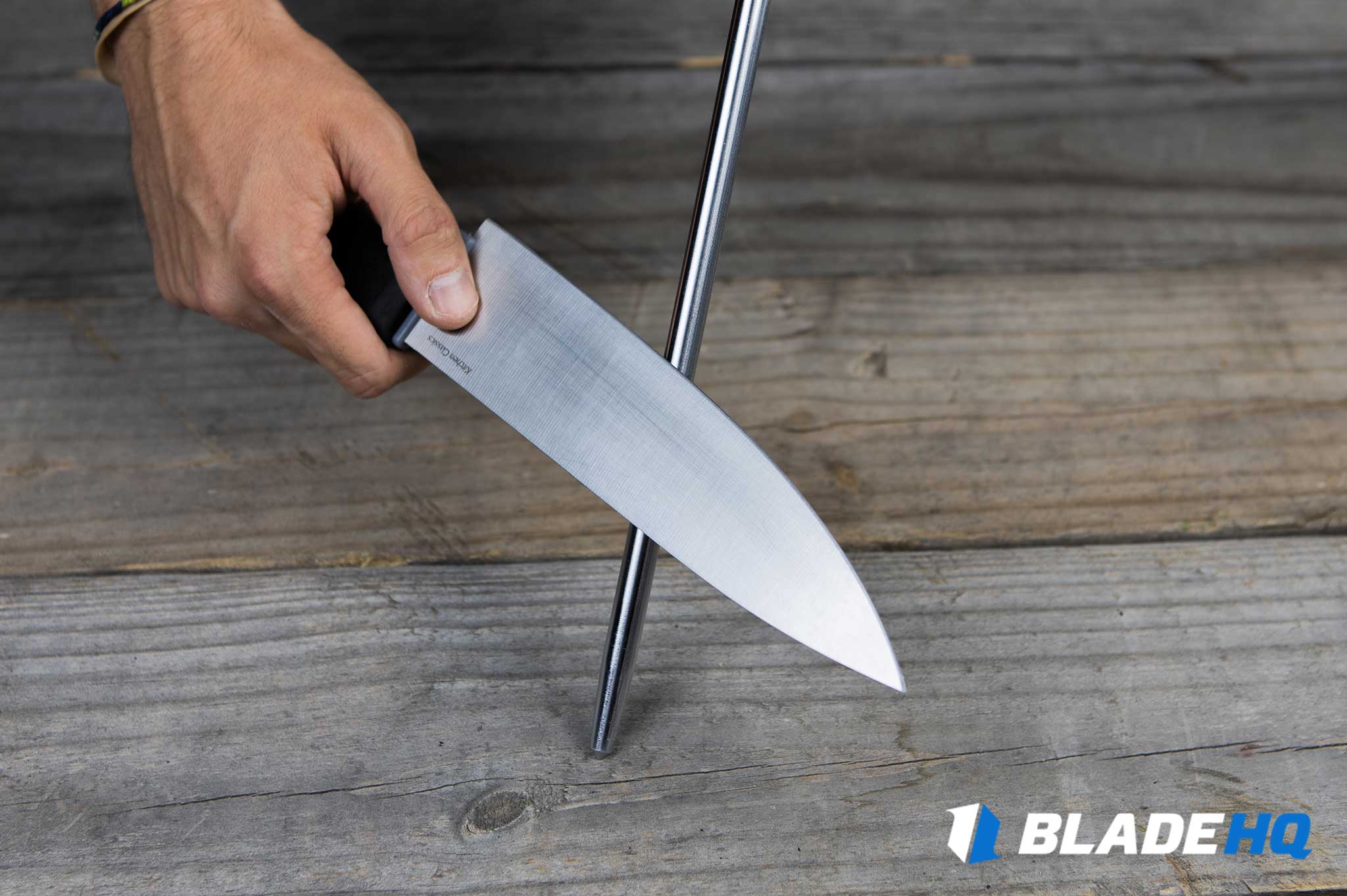 https://www.bladehq.com/images/Knife%20Academy/Knife-Maintenance/How-To-Sharpen-a-Kitchen-Knife/Images/KitchenSharpening-4.jpg