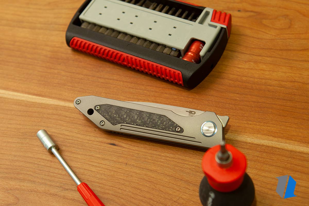 Disassembling a pocket knife