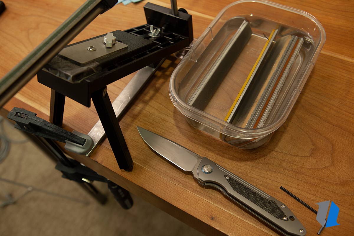 Pocket Knife Maintenance: Cleaning and Lubricating : 3 Steps (with