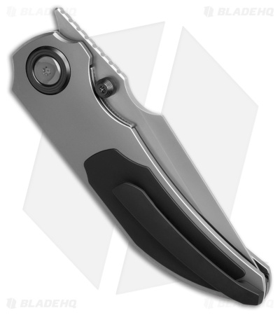 Poikilo Blade Casque Frame Lock Black 1P Titanium (3.38" Pearlescent SW) *DISC*