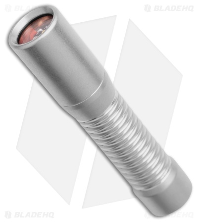 と CWF Custom Pathfinder Flashlight Tumbled Aluminum (375 Lumens