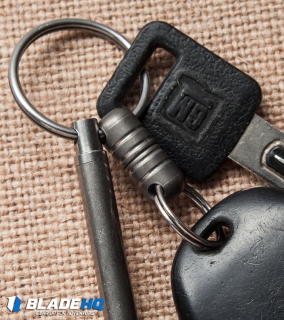 BLACK ALUMINUM - MAGNETIC QUICK RELEASE KEYCHAIN