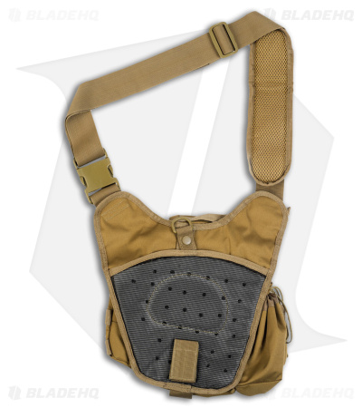 Red Rock Outdoor Gear Hipster Sling Bag - Black
