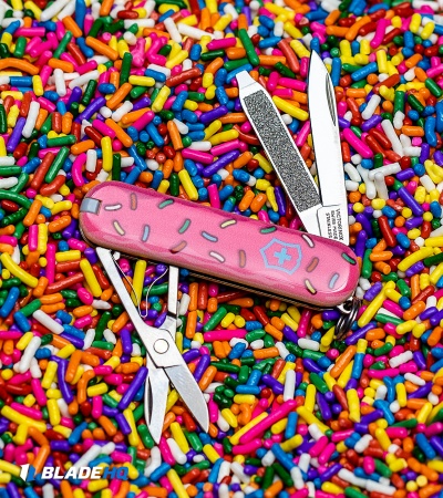 Victorinox Classic SD  Dessert Warrior Exclusive - Blade HQ